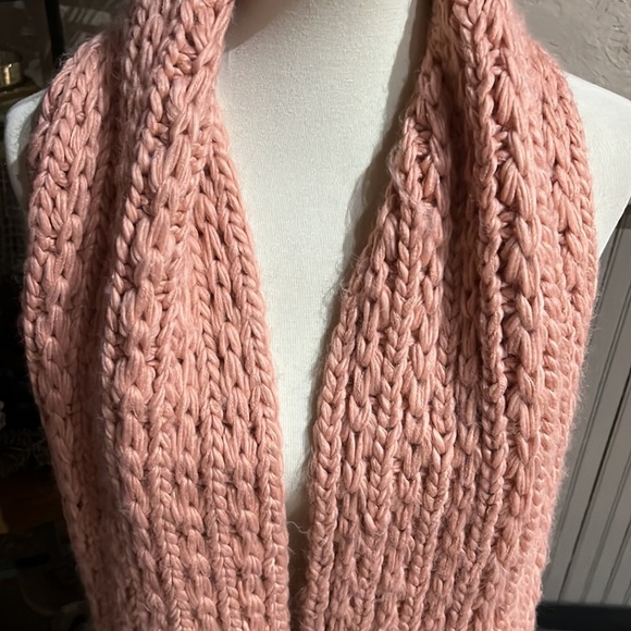 Universal Thread Scarf - Picture 2 of 3